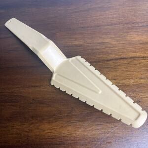 Tupperware Vintage Cut and Serve Pie Cake Cutter Server #1228 Almond 10-1/2"